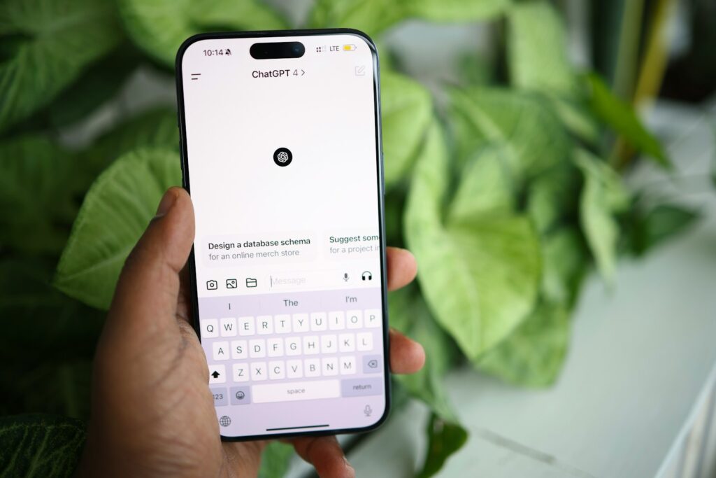 como piensa chatgpt en un telefono